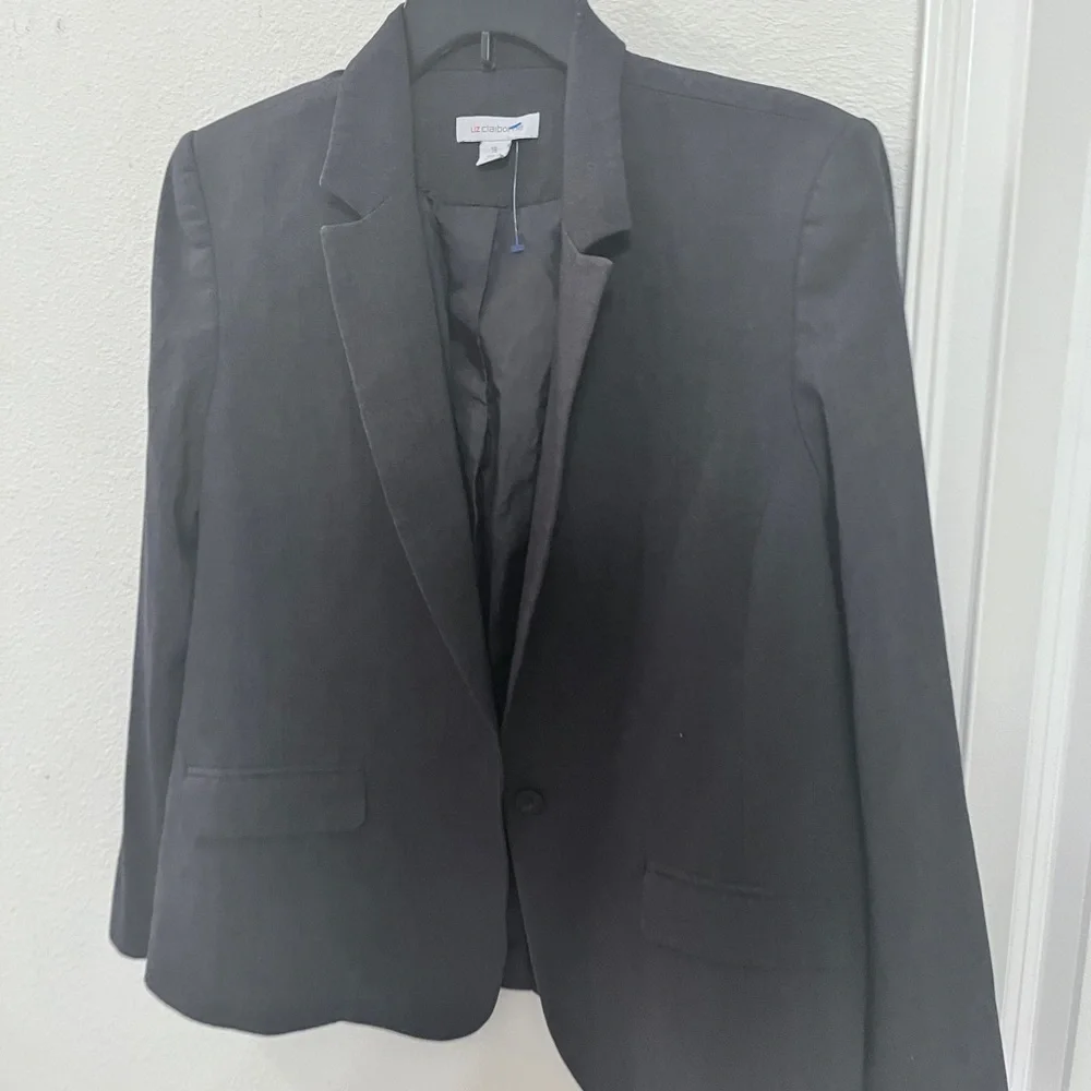 Liz Claiborne Style: Women’s Charcoal Gray Blazer Size 18